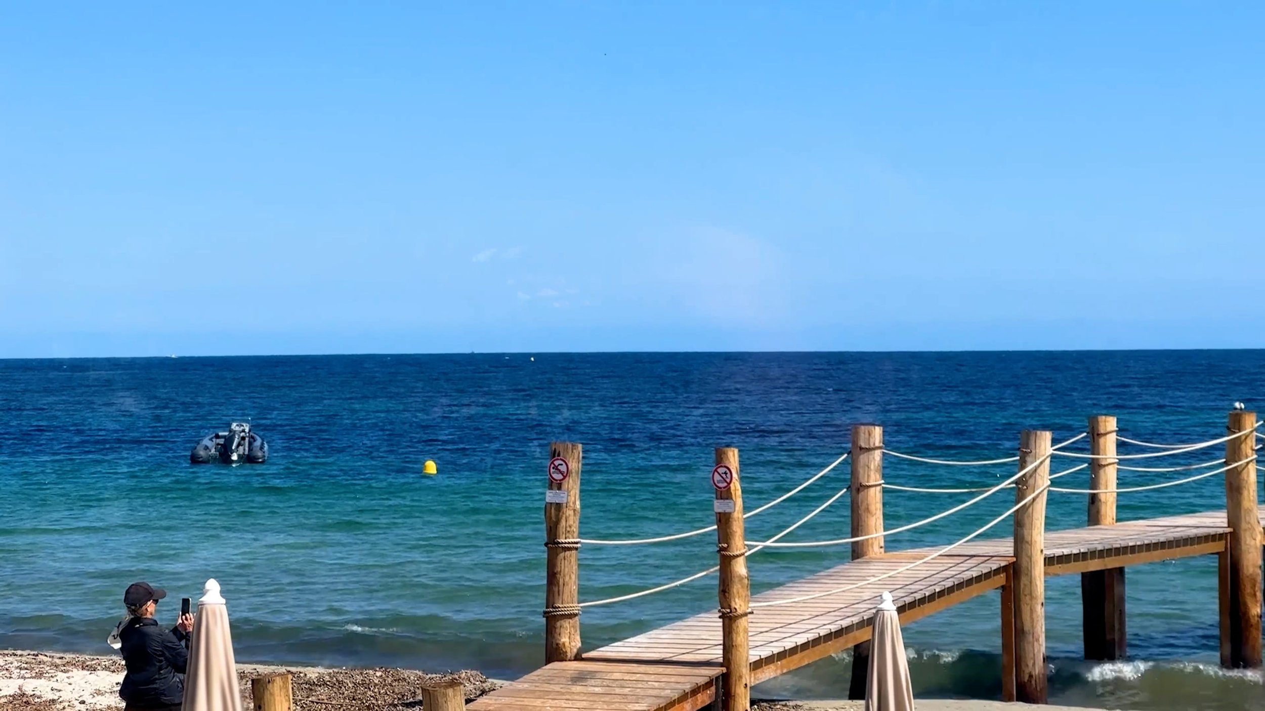 Plage de Tahiti Beach France.jpg